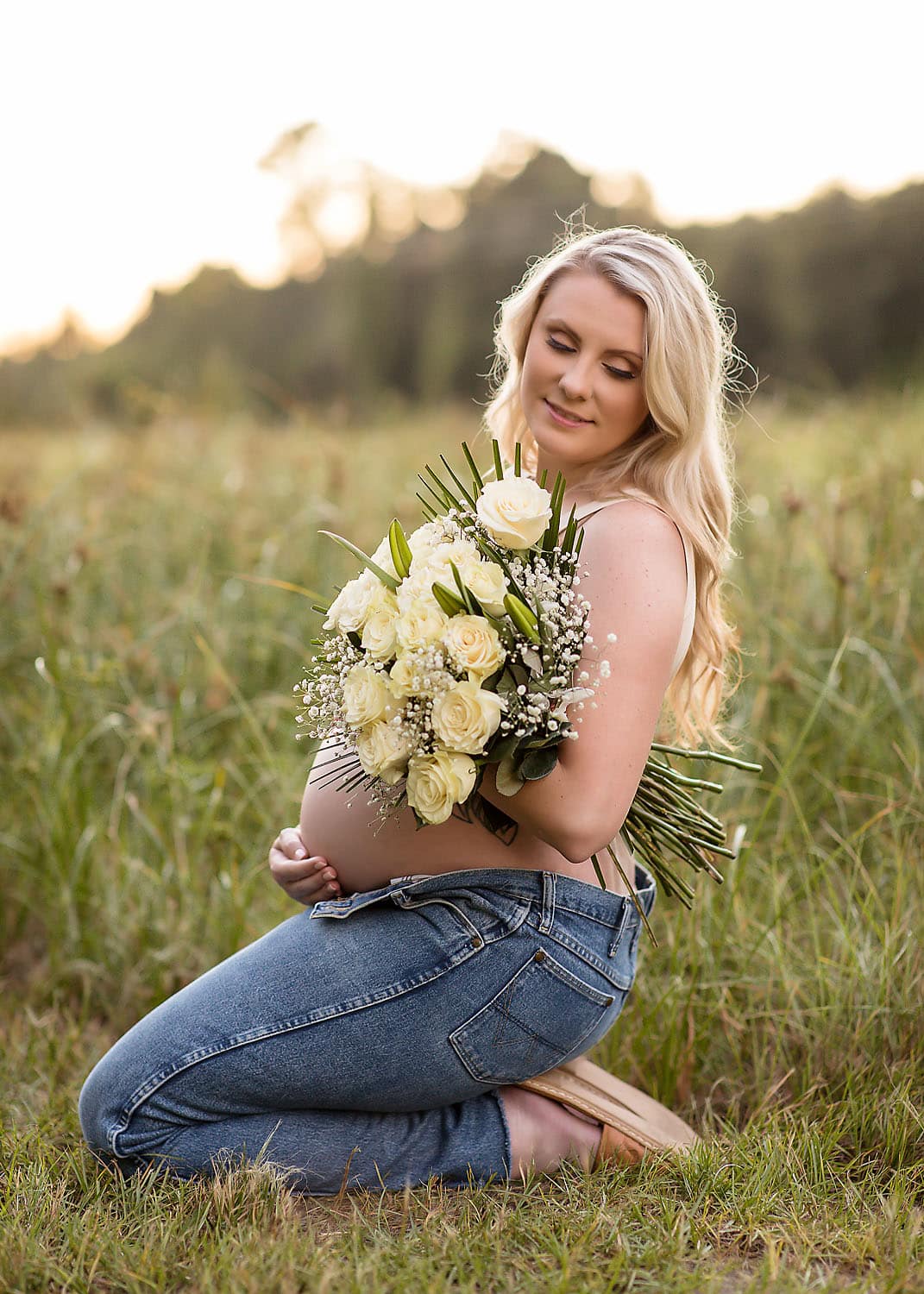 pregnant photoshoot with flowers